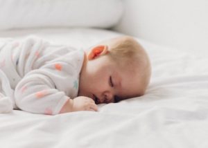 子供はベッドと布団どっちがいいの 子供には布団がいい理由 ナオパパの育児ブログ